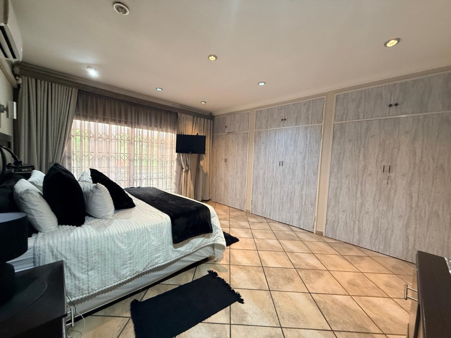 5 Bedroom Property for Sale in Protea Park North West